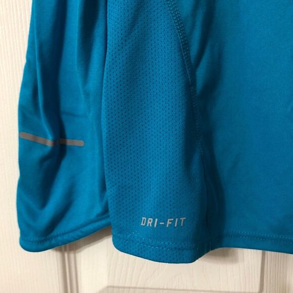 Nike Dri Fit Athletic Long Sleeve Shirt Size Large Reflective Sleeves - Picture 3 of 10